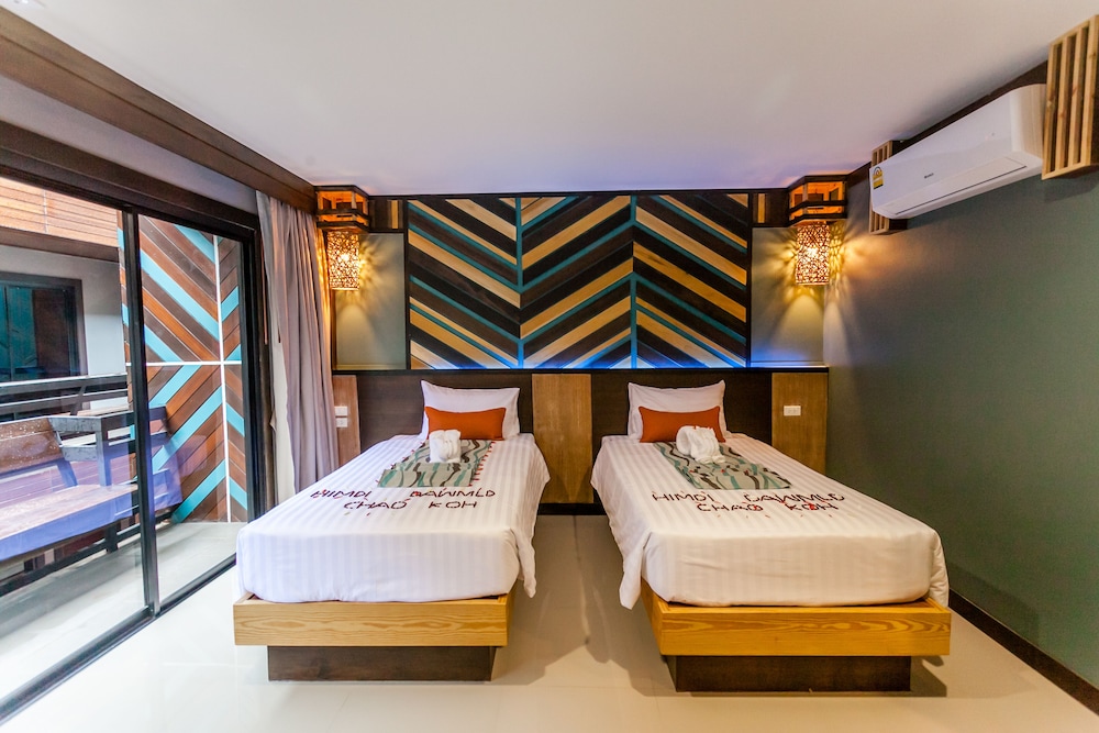 Chaokoh Phiphi Hotel Resort 11/50