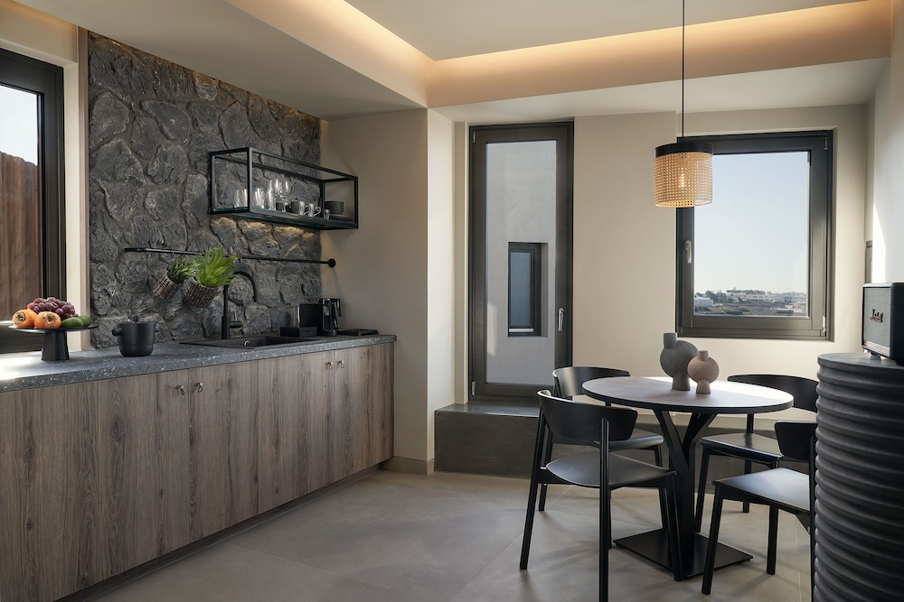 Apikia Santorini Suites - Adults Only 7/85