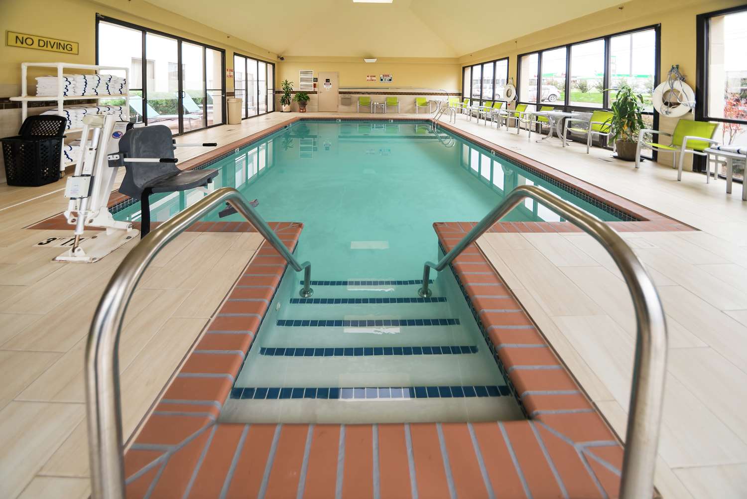 swimming pool spa