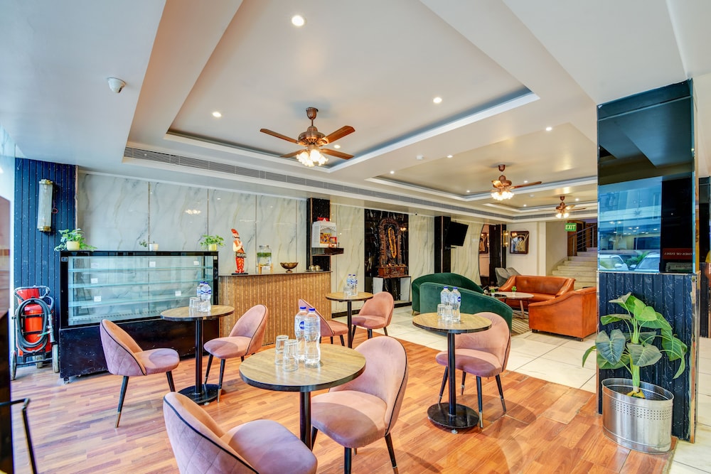 HOTEL KRISHNA DELUXE 68/70