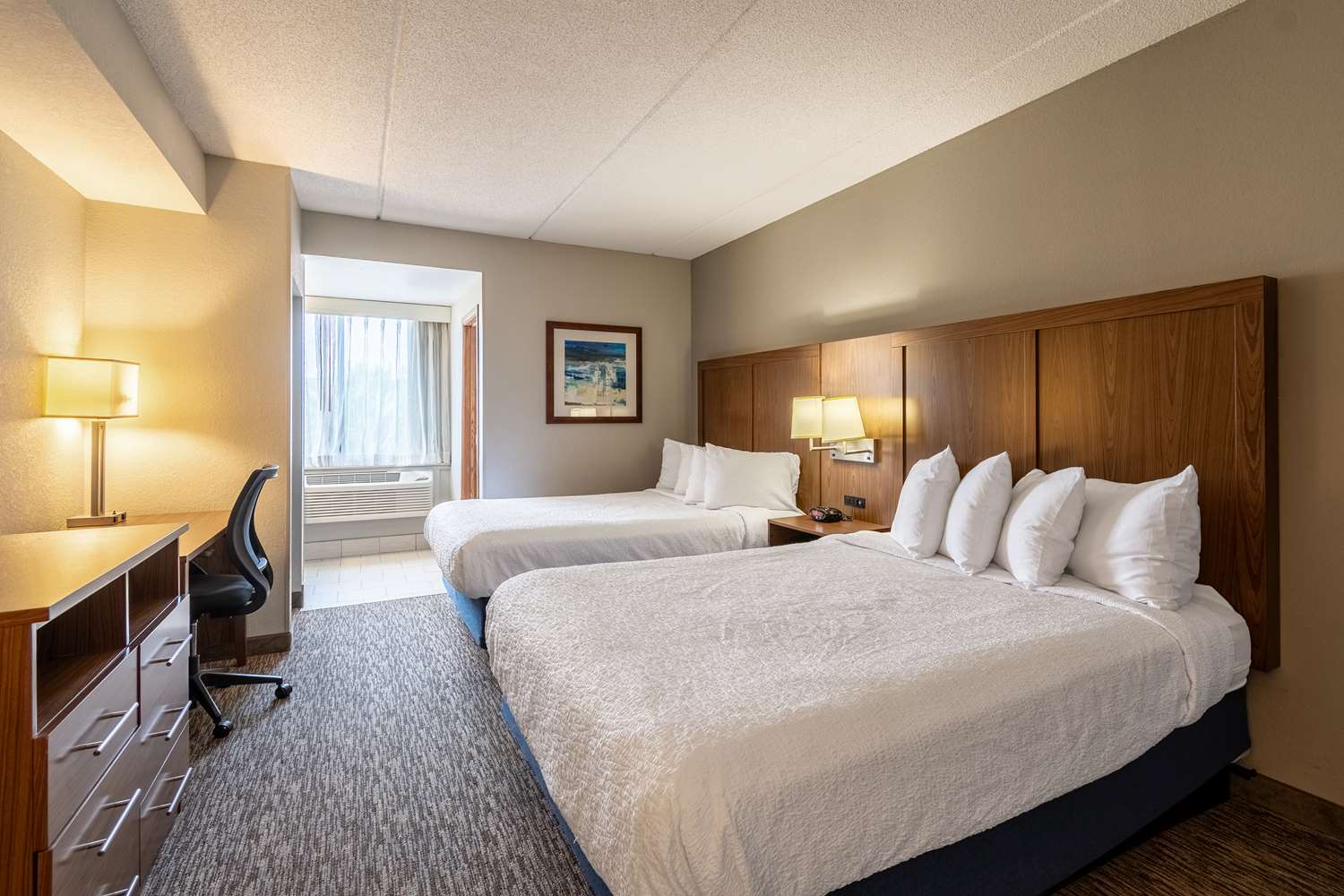 Room, 2 Queen Beds, Pool Floor, Corner