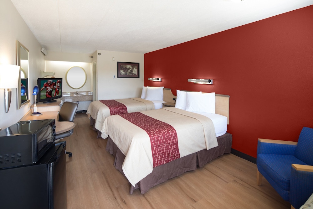 Red Roof Inn Cincinnati Northeast - Blue Ash 14/28