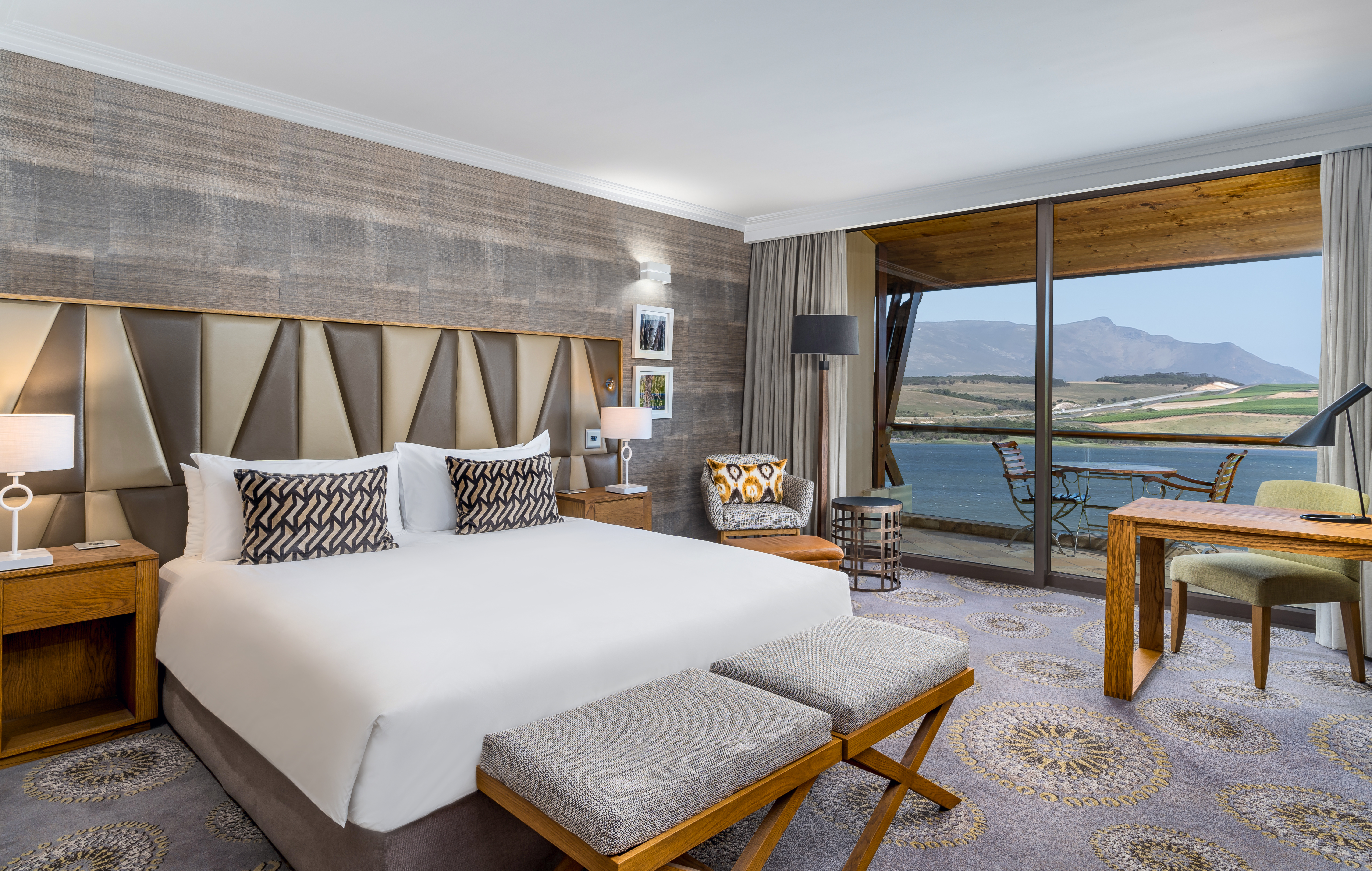 Room, King Bed, Lagoon View, Balcony