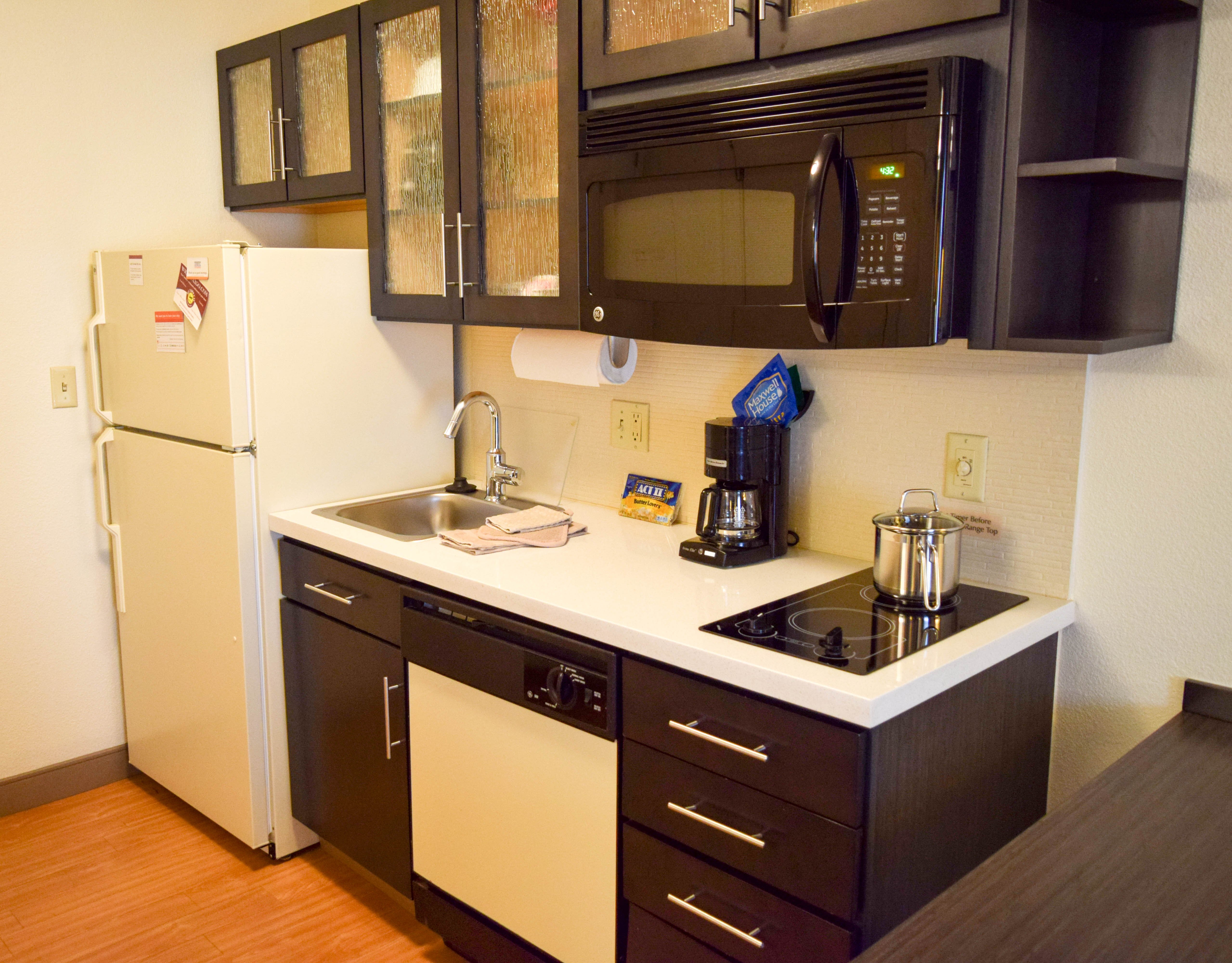 Sonesta Simply Suites Wichita Airport 68/69