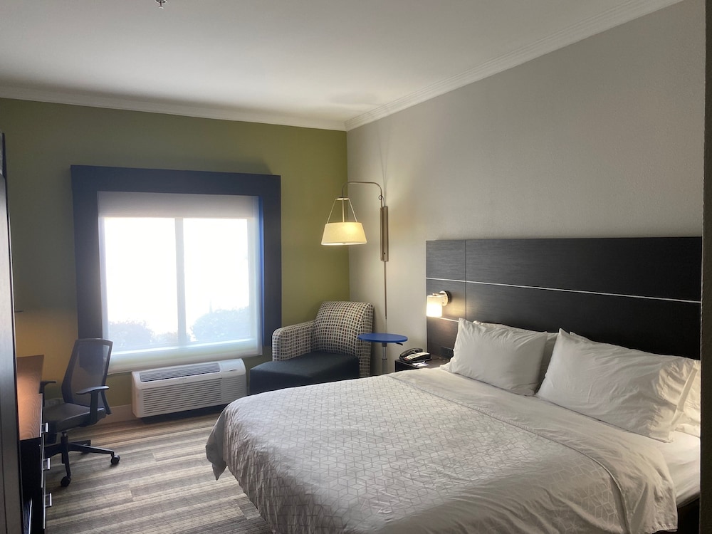Holiday Inn Express & Suites Dallas NE - Allen 7/55