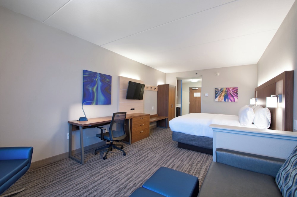 Holiday Inn Express Quantico - Stafford 24/50