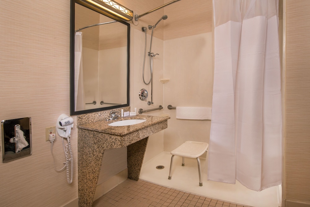 Fairfield Inn & Suites Dulles Airport Chantilly 12/31