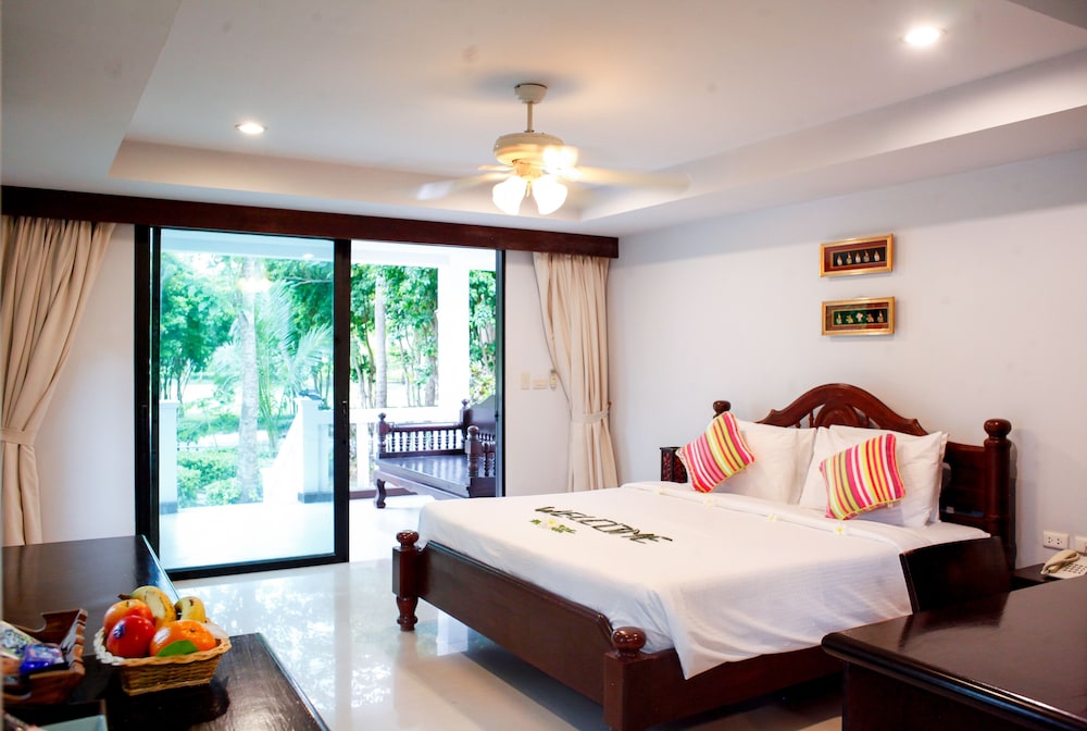 Racha Island Resort (ex Rayaburi Resort) 9/50