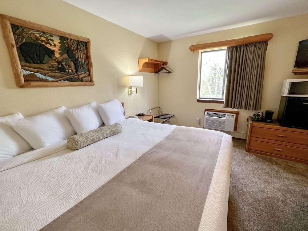 Beartooth Hideaway Inn and Cabins 12/56