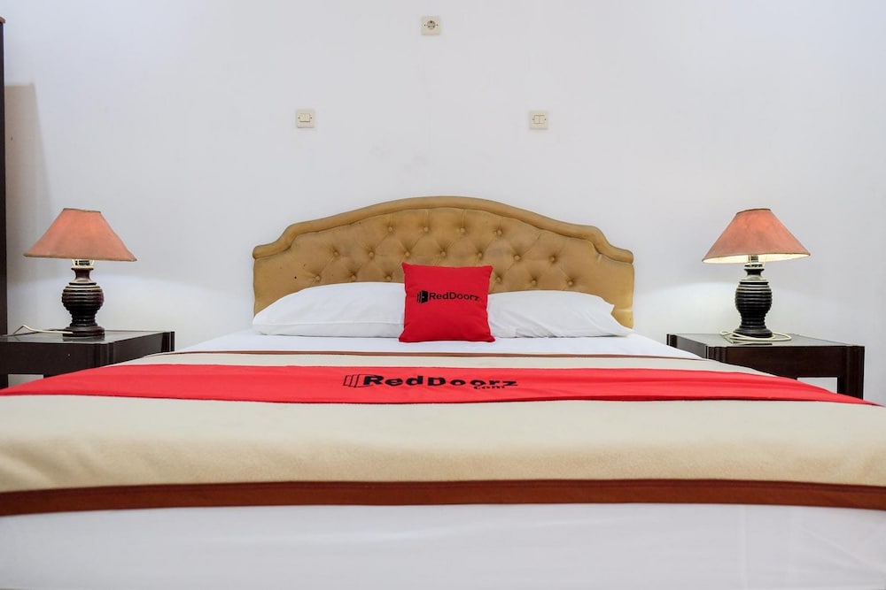Reddoorz Plus Near Jalan Baru Bogor 20/32