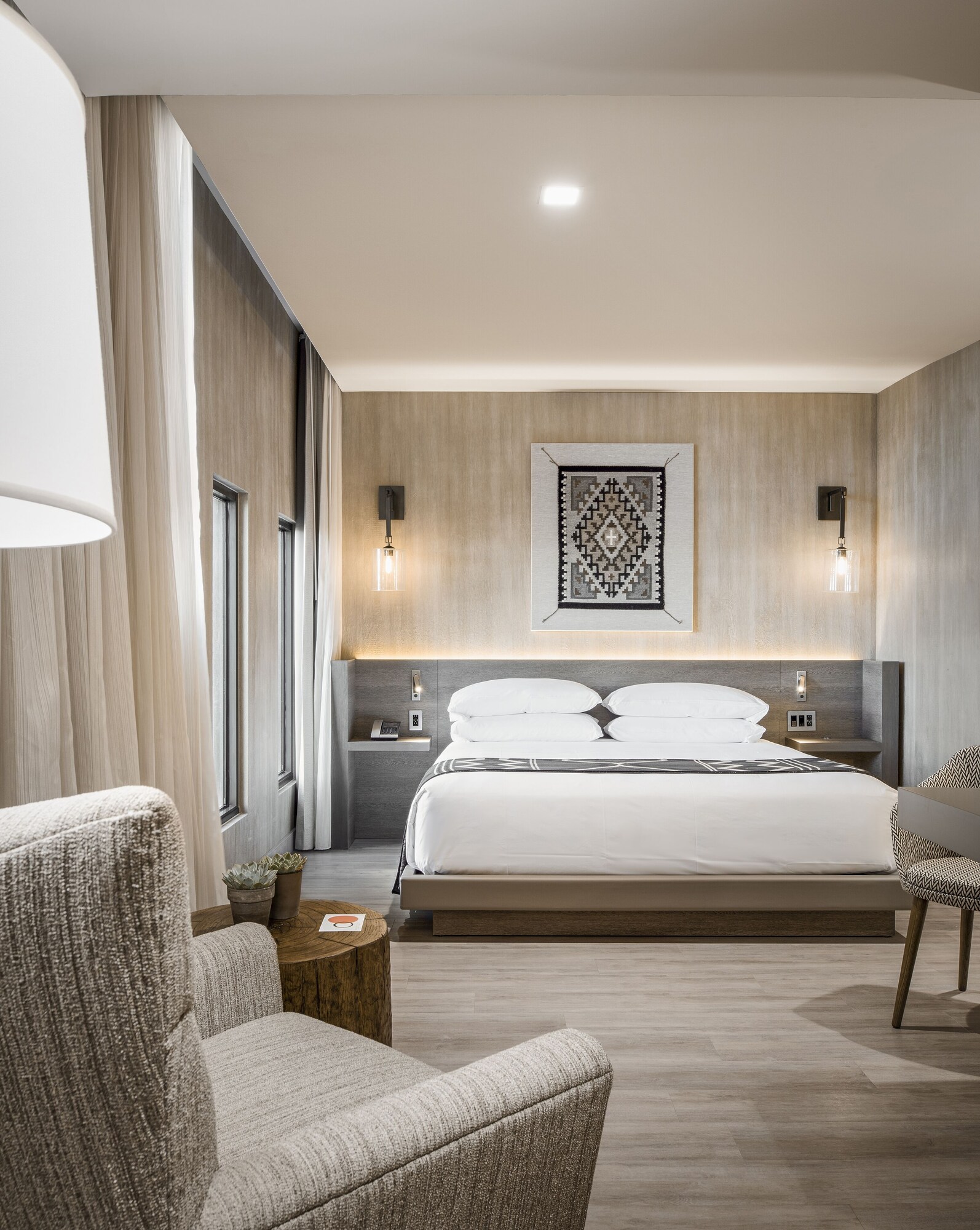 Deluxe, King Bed