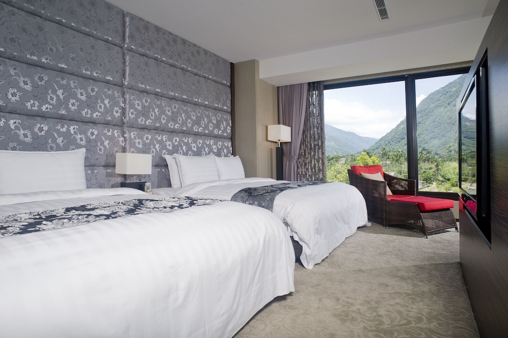 Tai-Yi Red Maple Resort(Tai-Yi Ecological Leisure Farm) 16/64