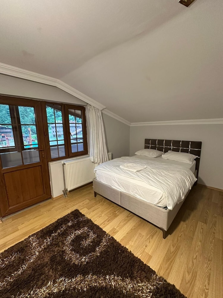 STANDARD, DOUBLE OR TWIN BED