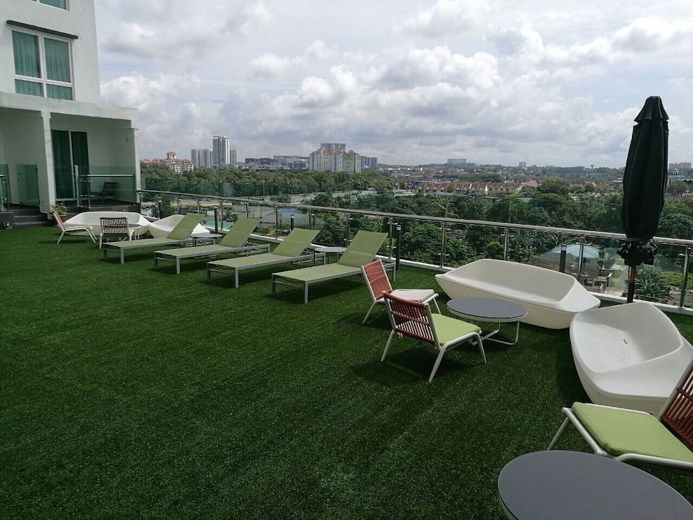 Amerin Hotel Johor Bahru 53/57