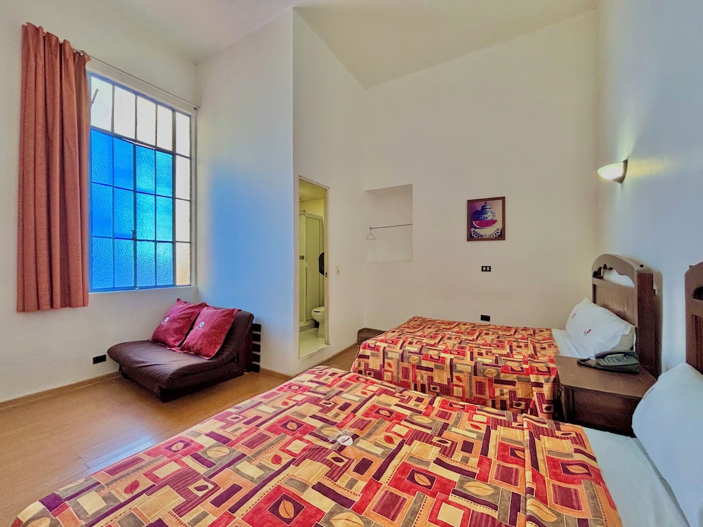 ROOM, 2 DOUBLE BEDS