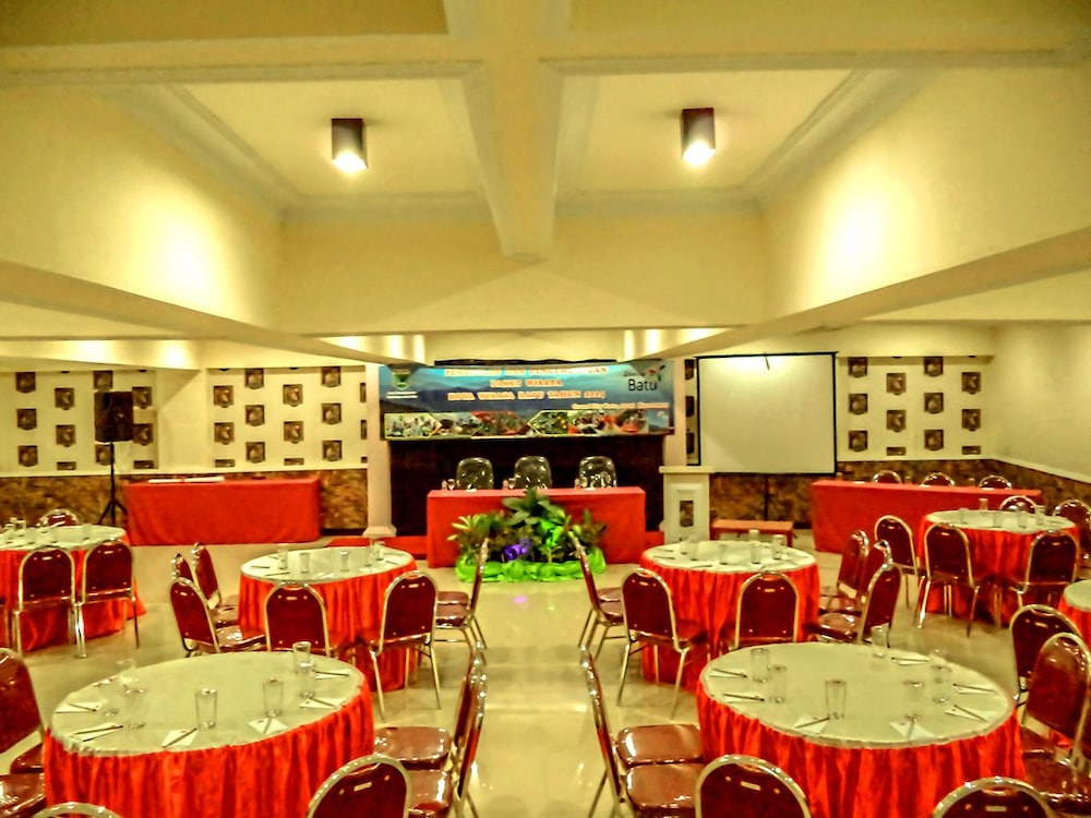 Grand City Batu Hotel 18/23