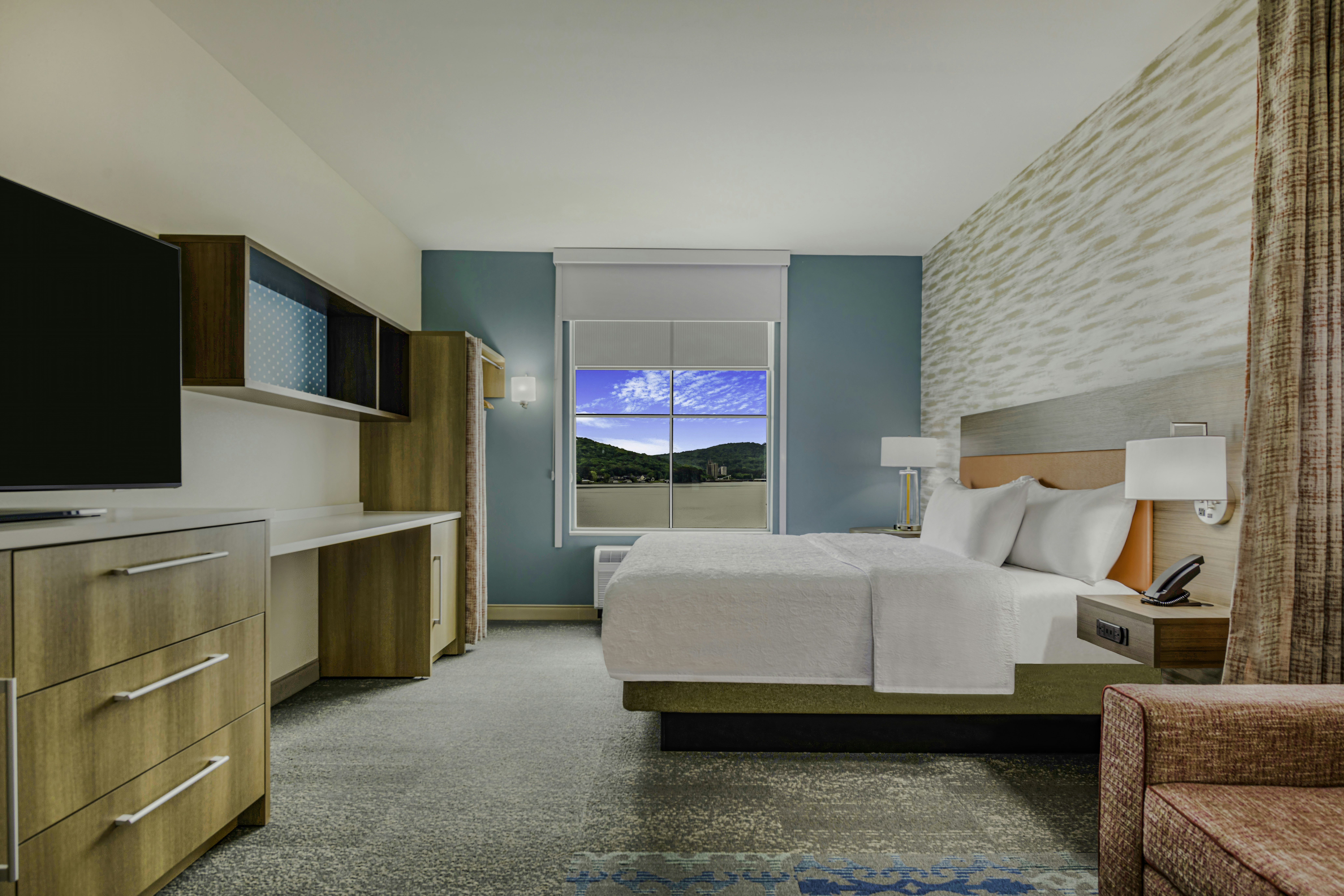 Studio, King Bed, Water View