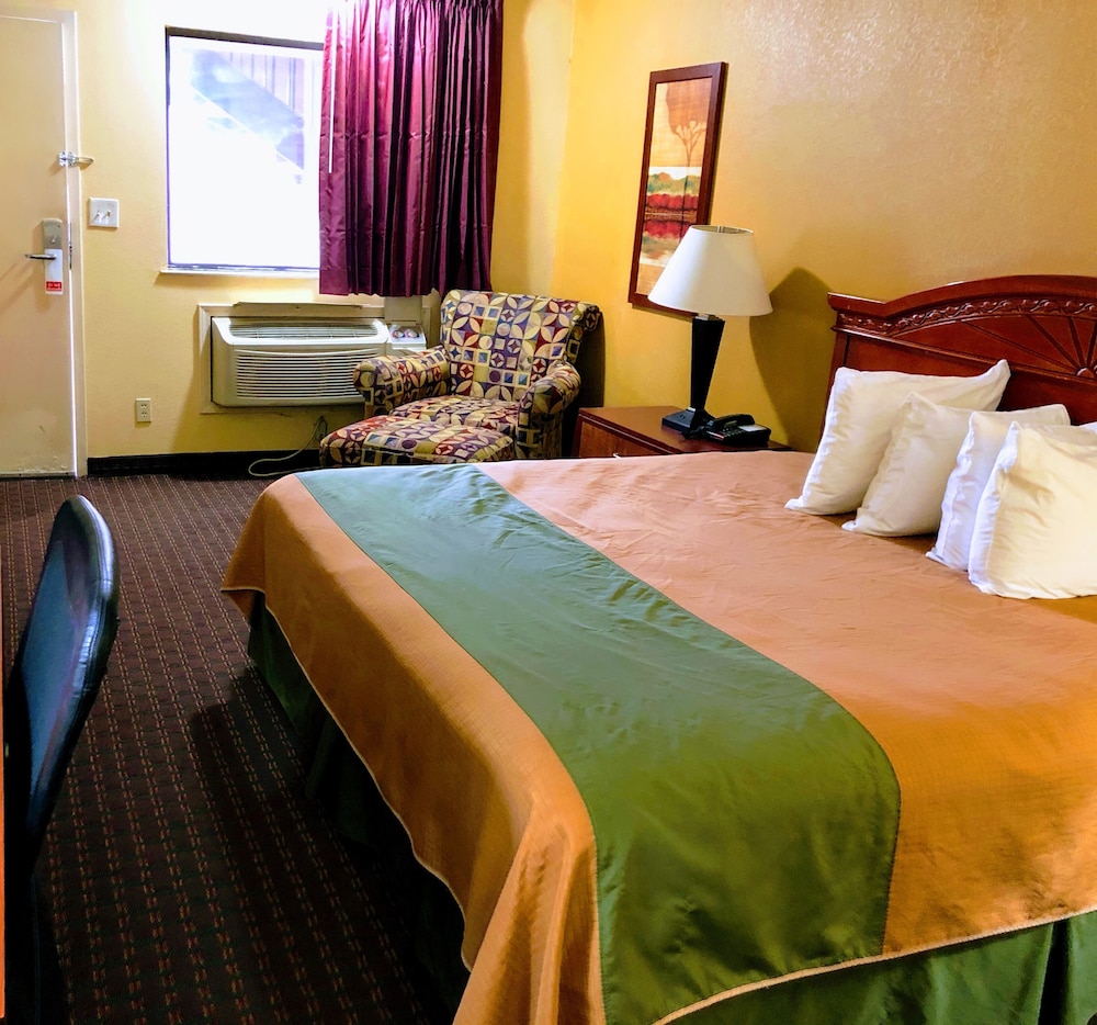 Americas Best Value Inn & Suites Yukon Oklahoma City 12/32