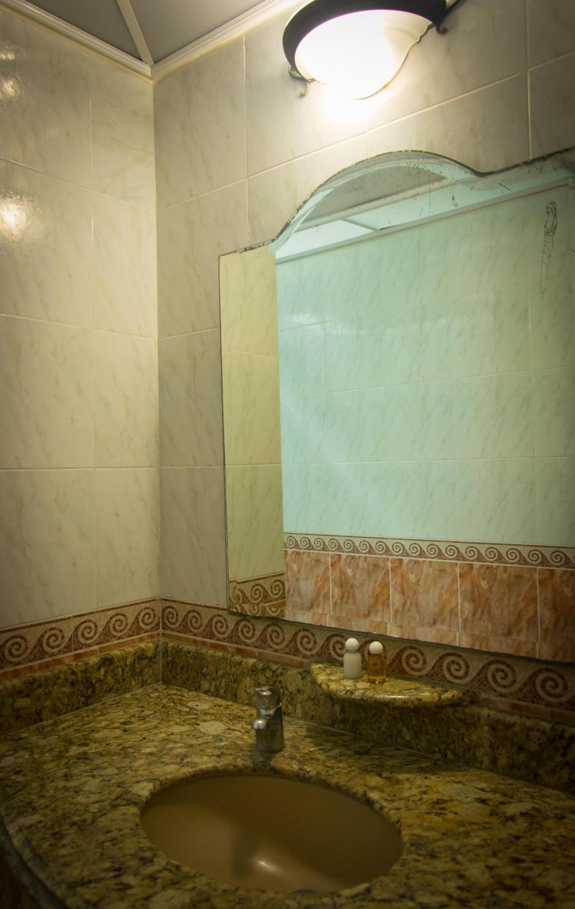 Oyo Flagship Hotel Santa Maria 88/98