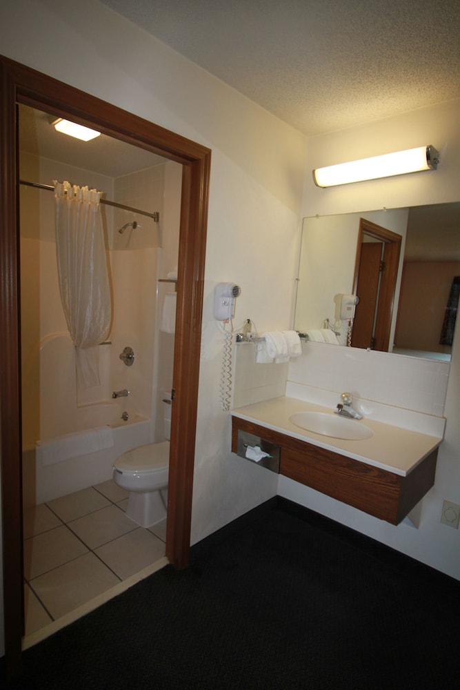 SureStay Hotel by Best Western Greenville 16/43