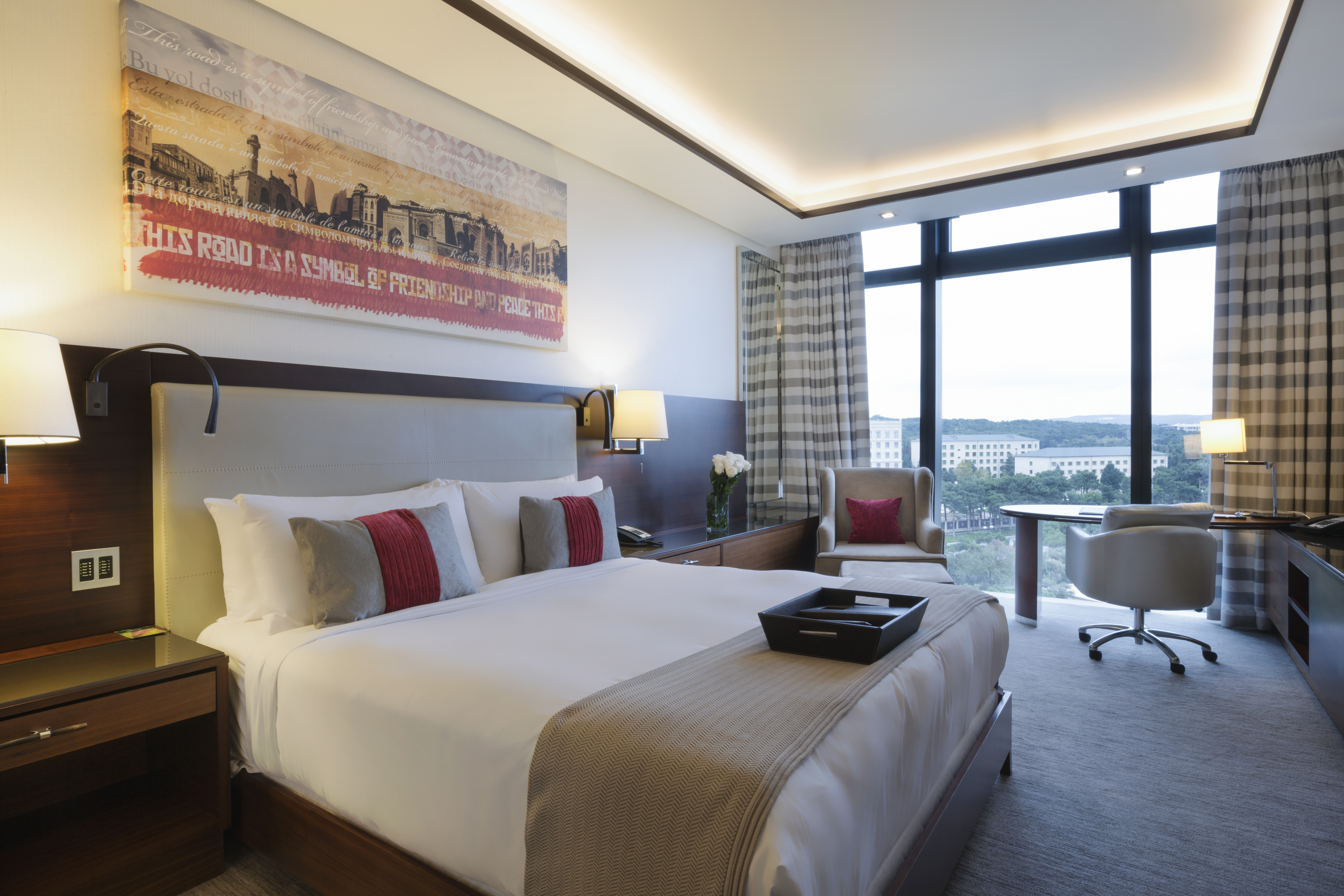 DELUXE KING ROOM CITY VIEW