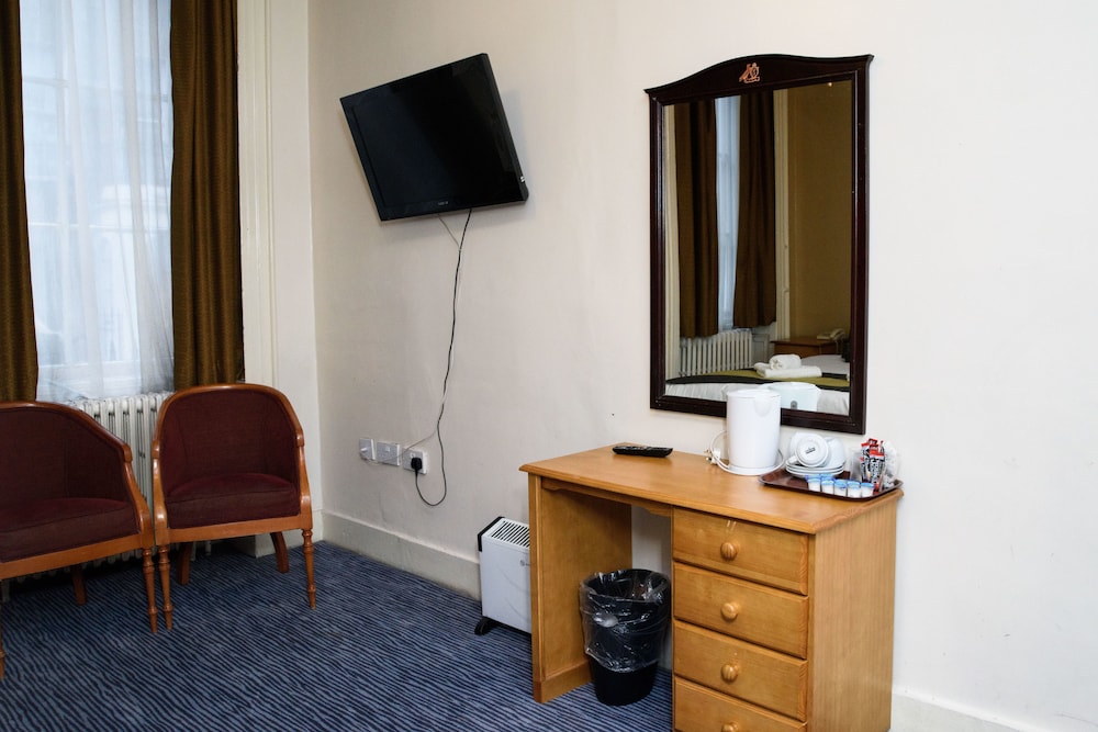 ROSE COURT HOTEL 46/49