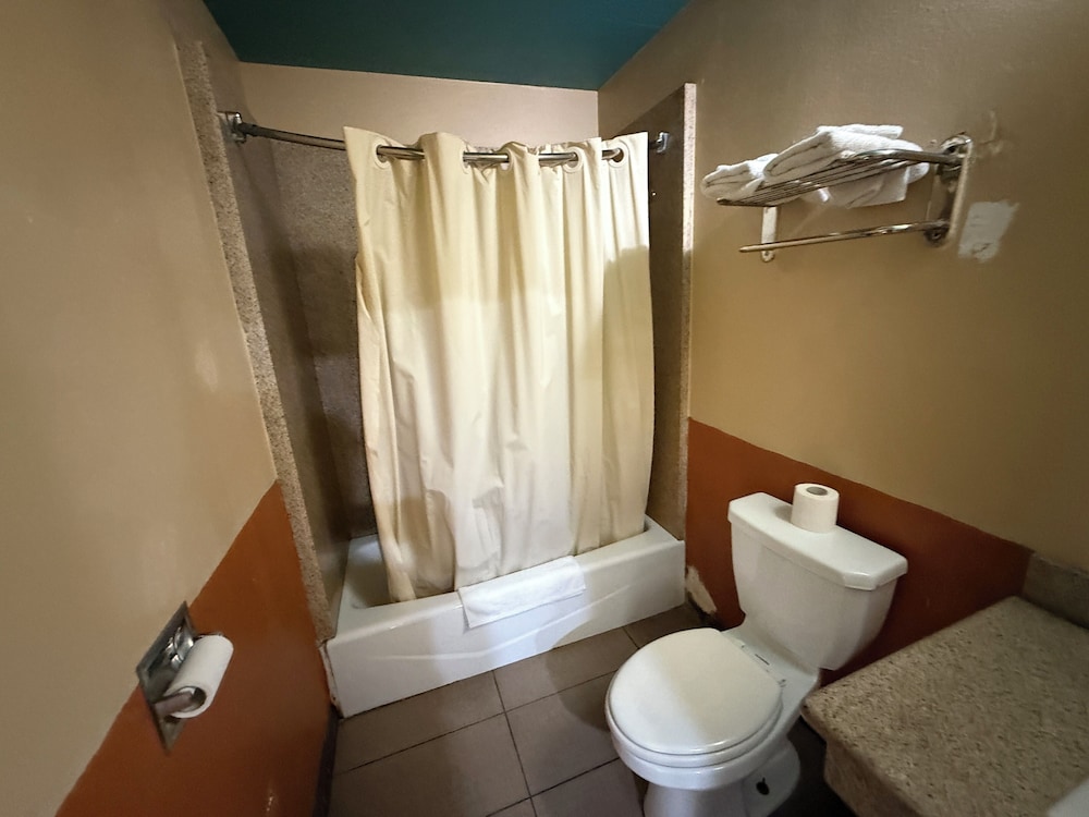 Rocky Inn Motel 40/44