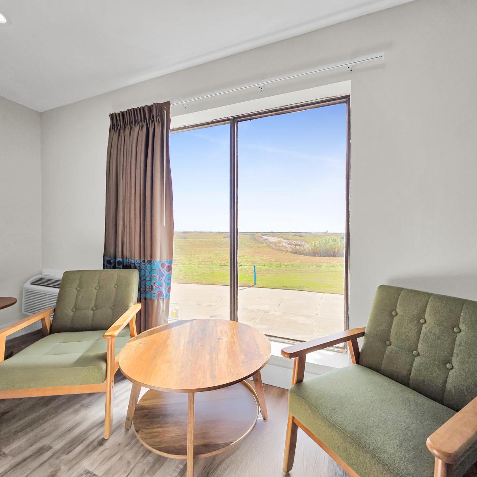 Crystal Palace Resort 24/48