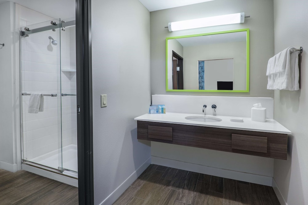 Hampton Inn Suites Portland Corpus Christi 18/45