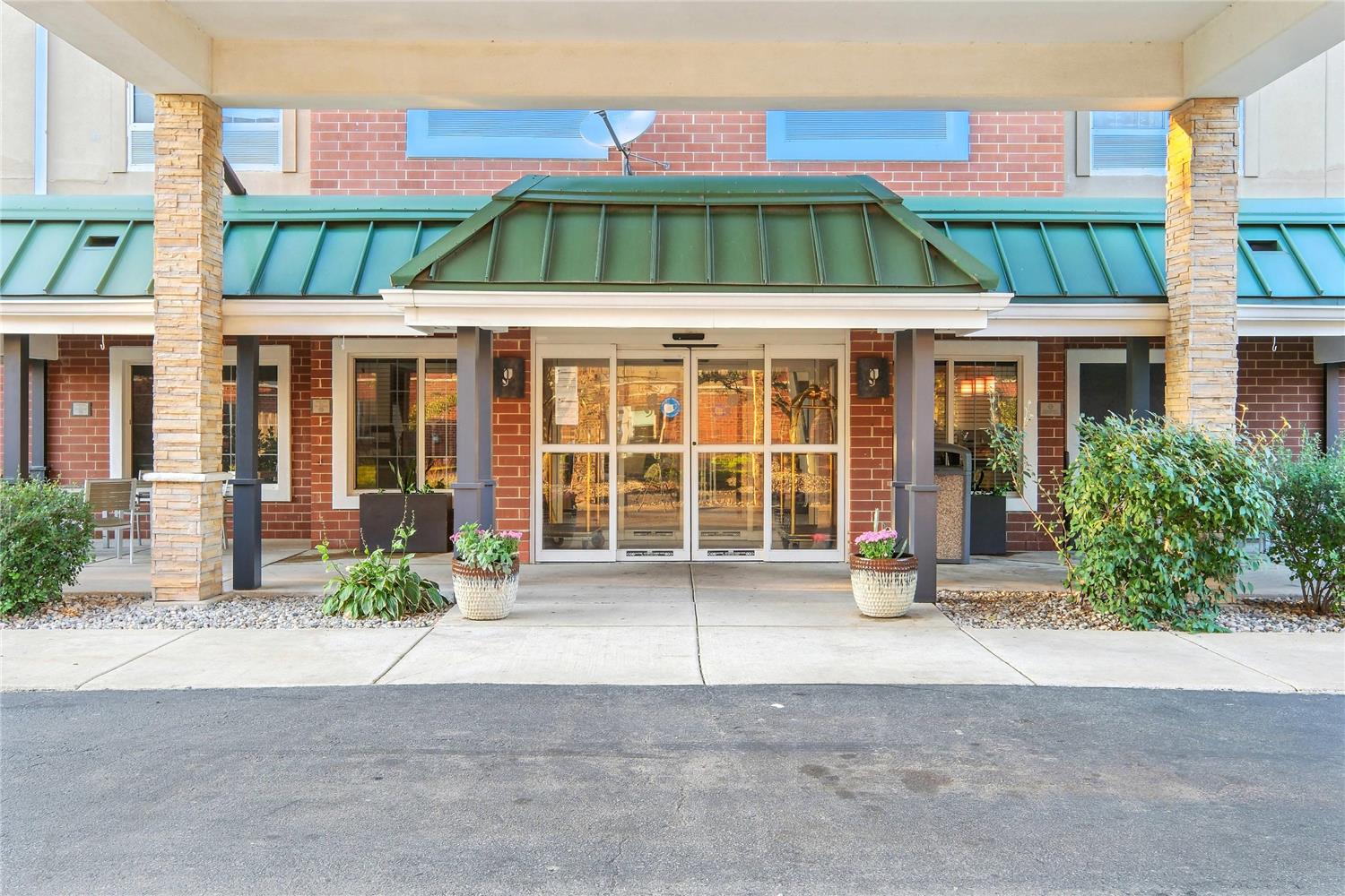 Country Inn & Suites by Radisson, Merrillville IN 1/35