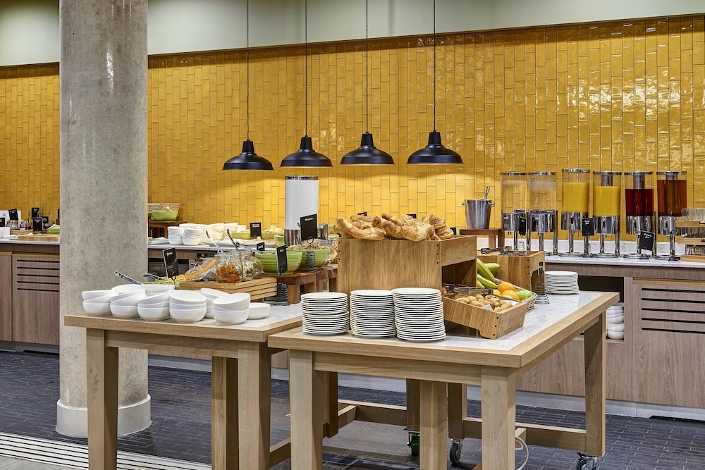restaurant cafeteria