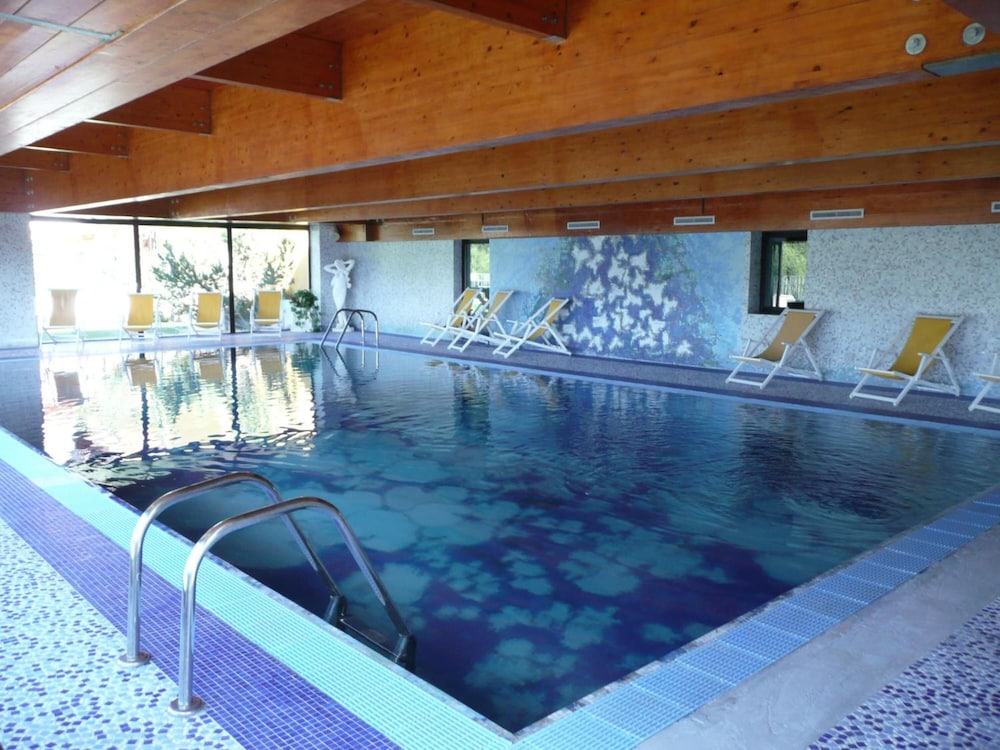 swimming pool spa