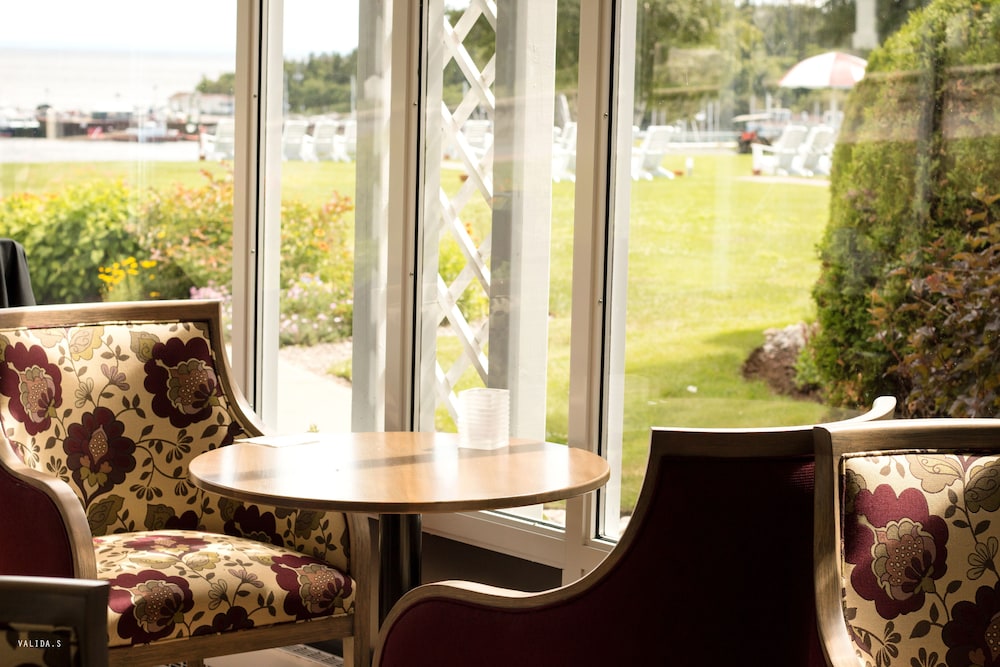 Tadoussac Hotel Seasonal Hotel 17/72
