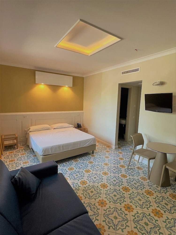 Hotel Zeus Pompei 24/50