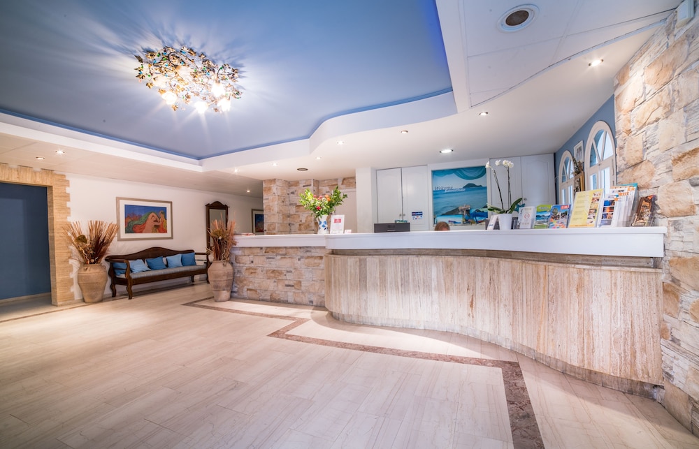 Porto Koukla Beach Hotel 10/89