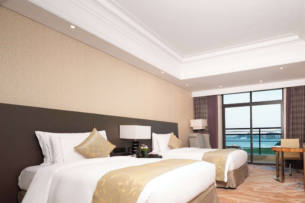EXECUTIVE, TWIN BEDS, OCEAN VIEW