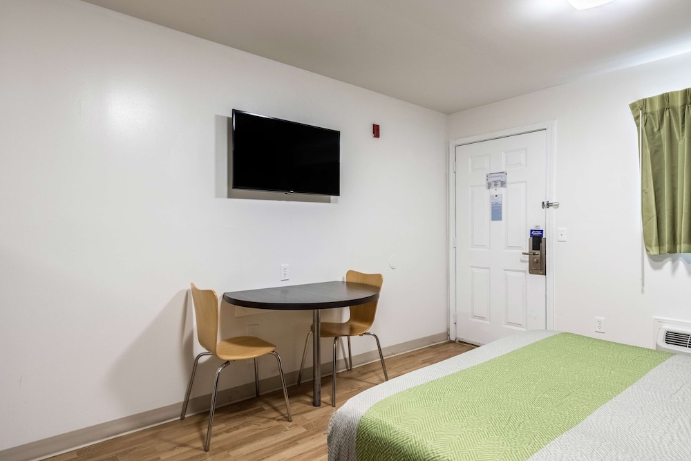 Studio 6 Extended Stay - Savannah, GA 38/52