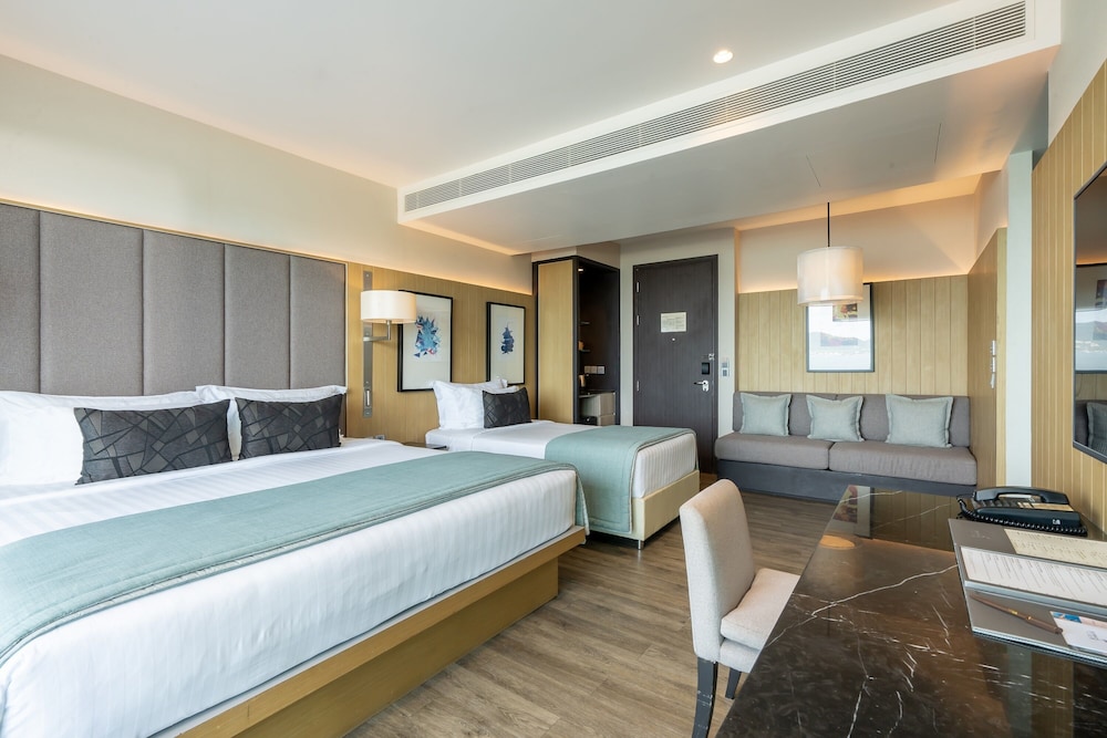 Family, 1 King and 1 Single Beds, Sea View