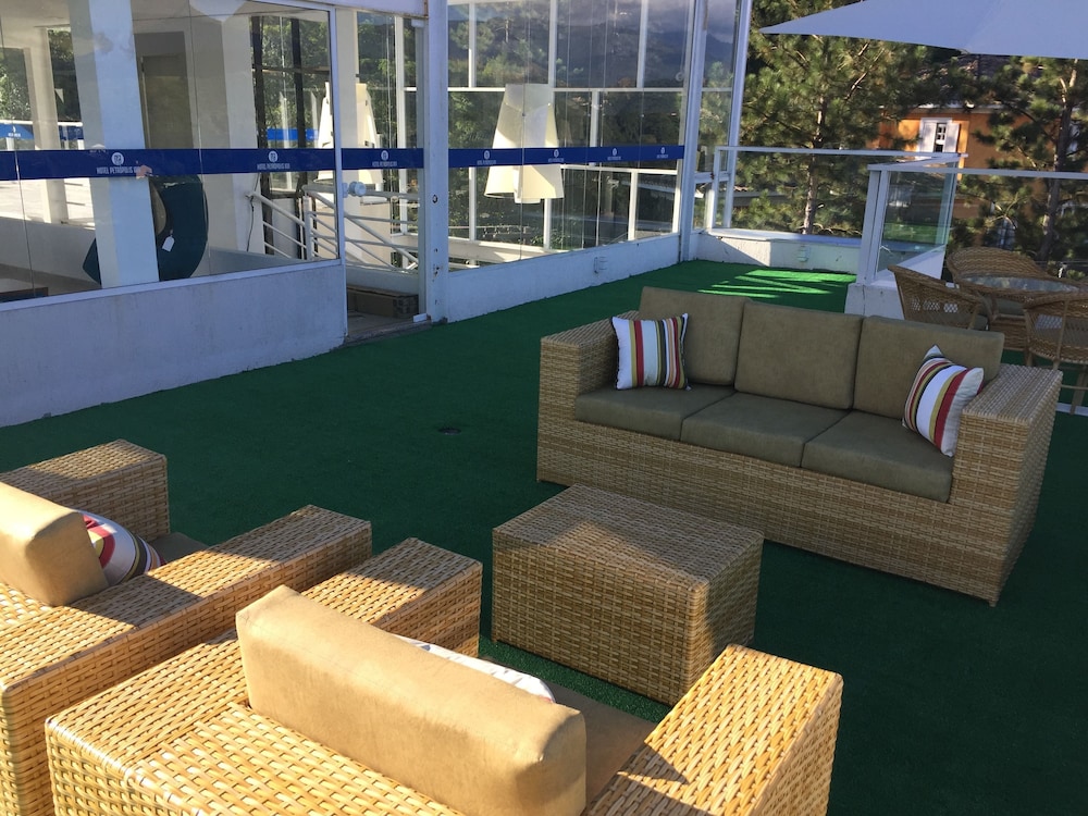 Petropolis Inn 32/50
