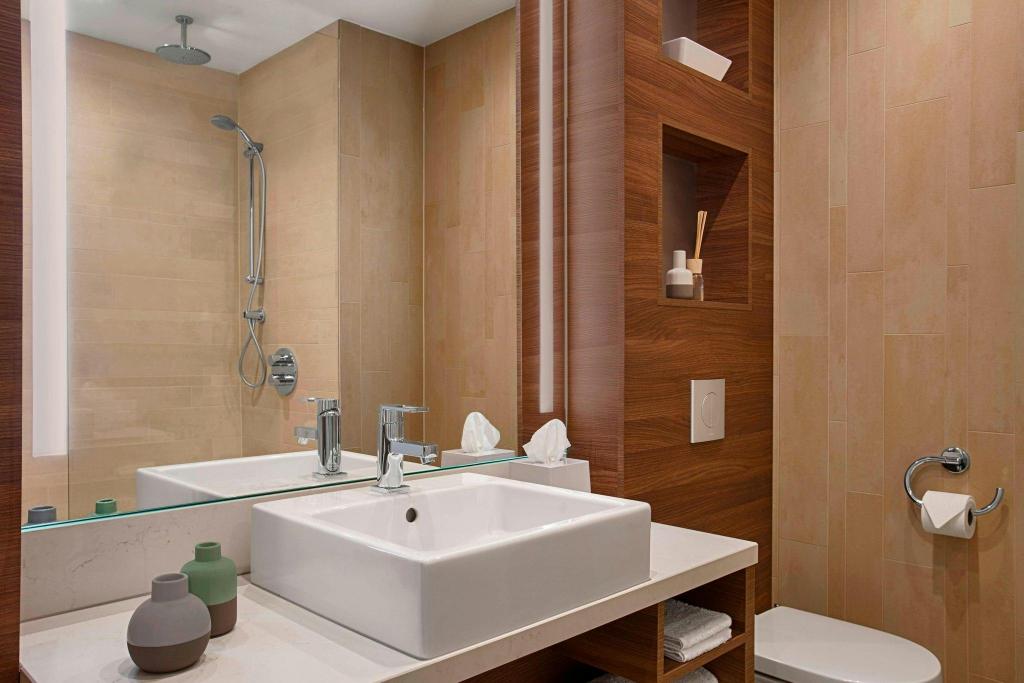 Superior, Studio, Twin Beds, Urban View
