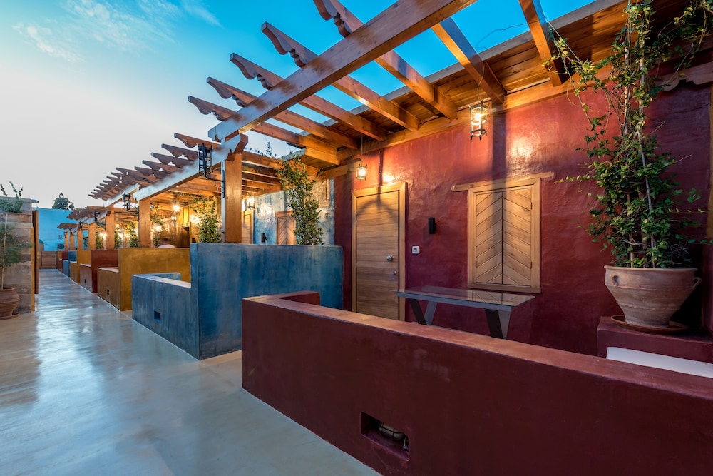 10GR Boutique Hotel & Wine Bar - Adults Only 3/64