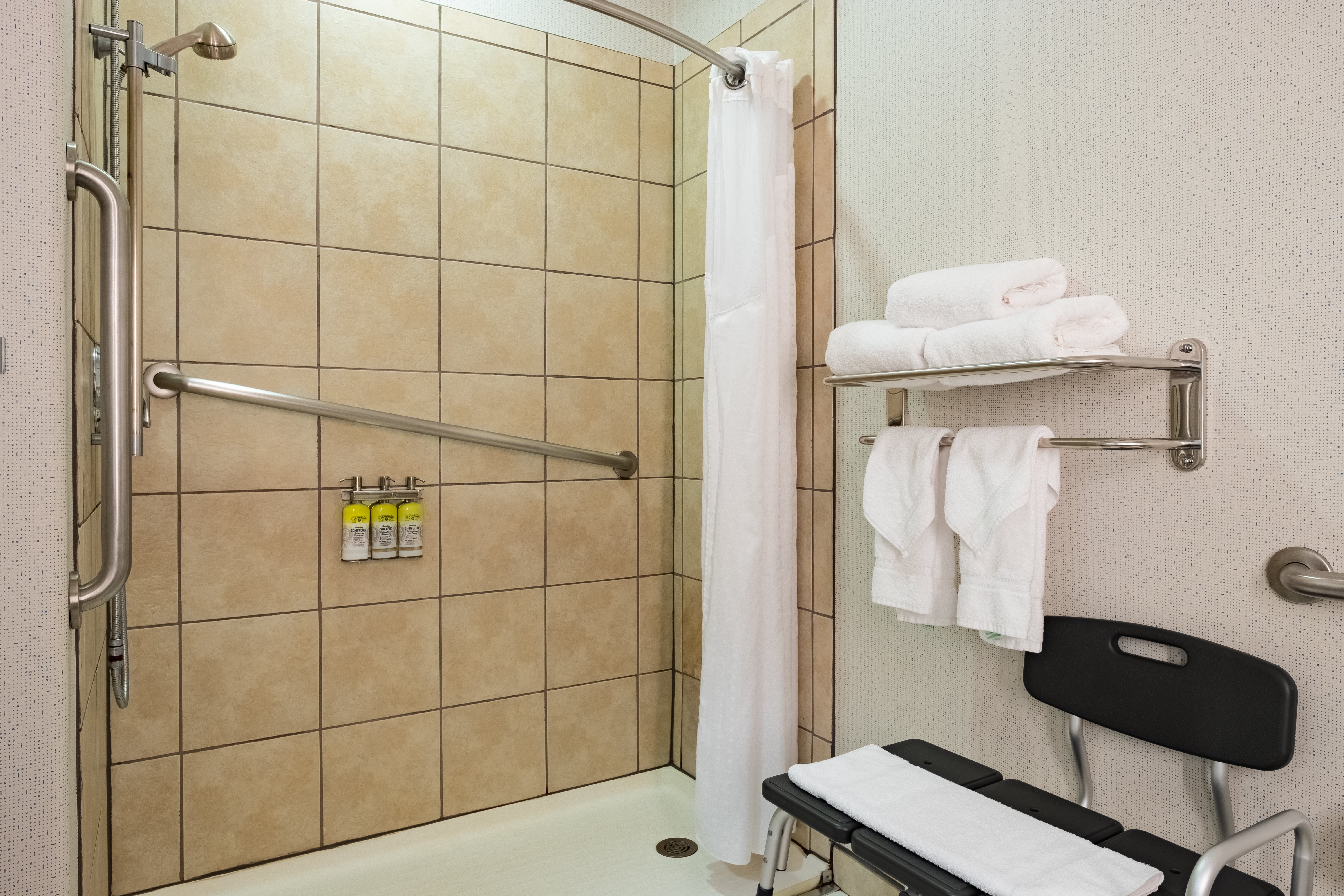 Holiday Inn Express Hotel And Suites Evanston 50/50