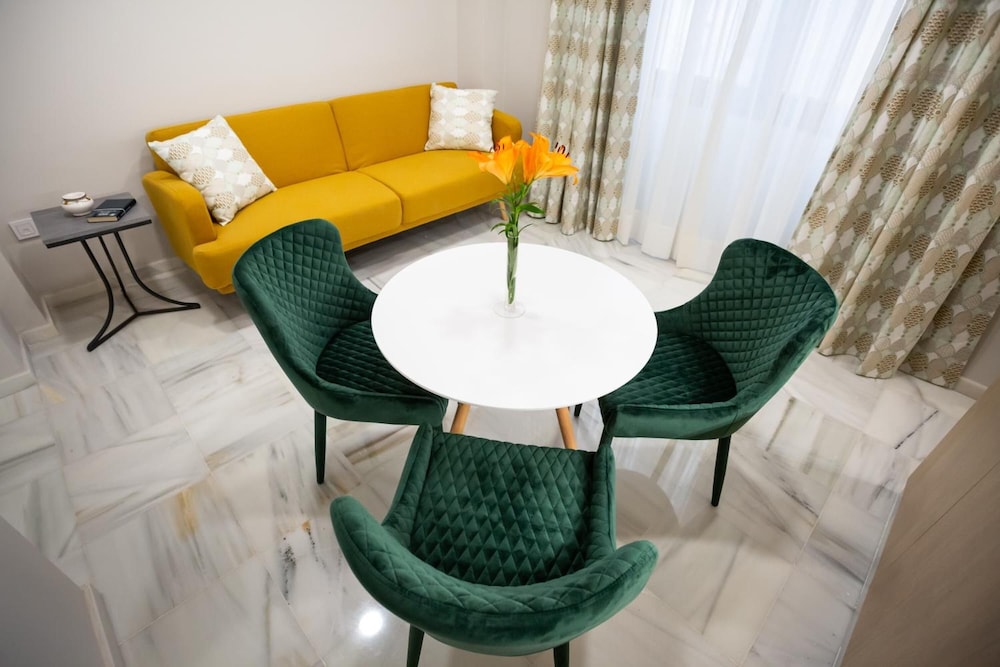 Plazuela del Carbon Suites 39/57