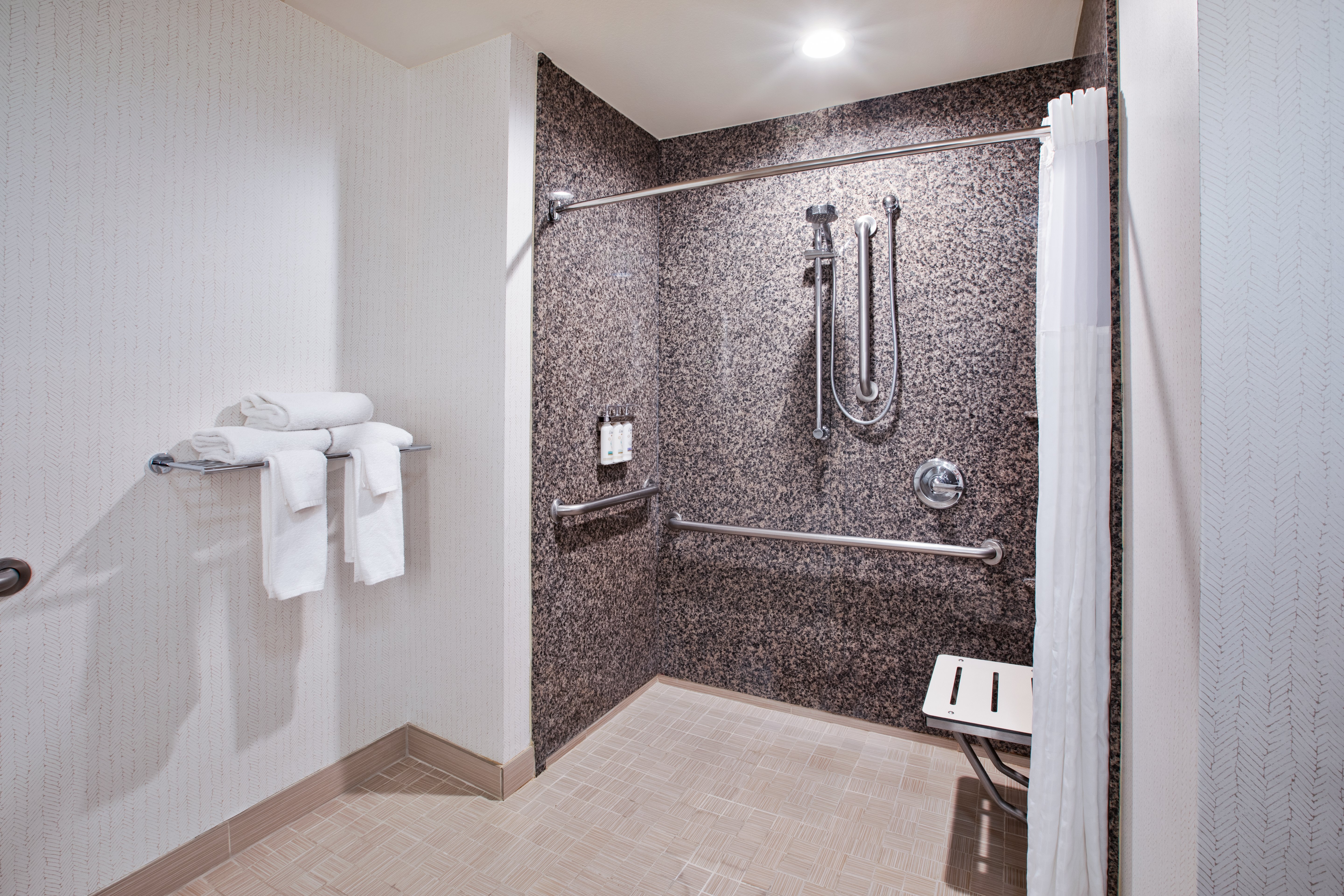 Holiday Inn Ontario Airport 72/73