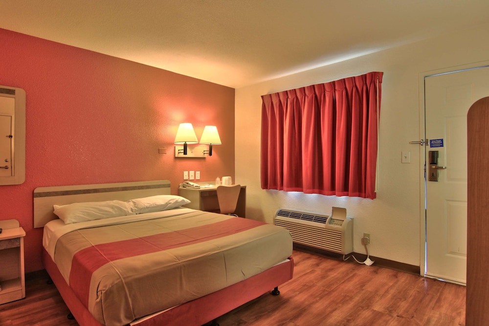 Motel6 Sacramento, CA - North 36/59