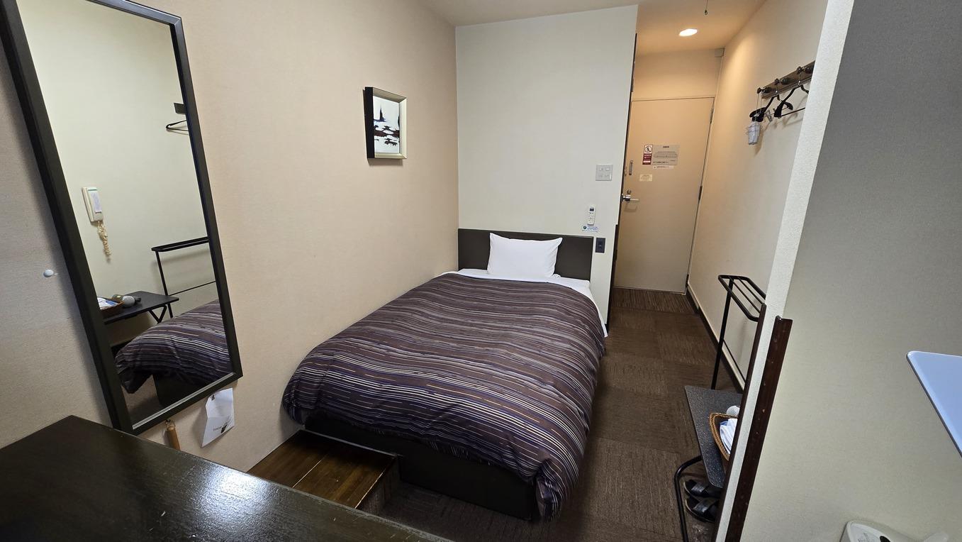 Male Dorm, Budget, Single, No Bathroom