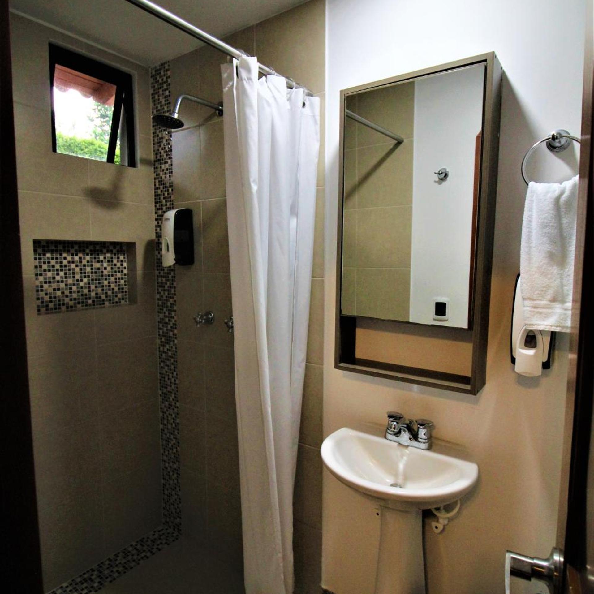 Amazilia Hotel 48/54