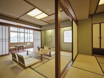 Japanese, 8 Futon Beds, Sea Side, Smoking