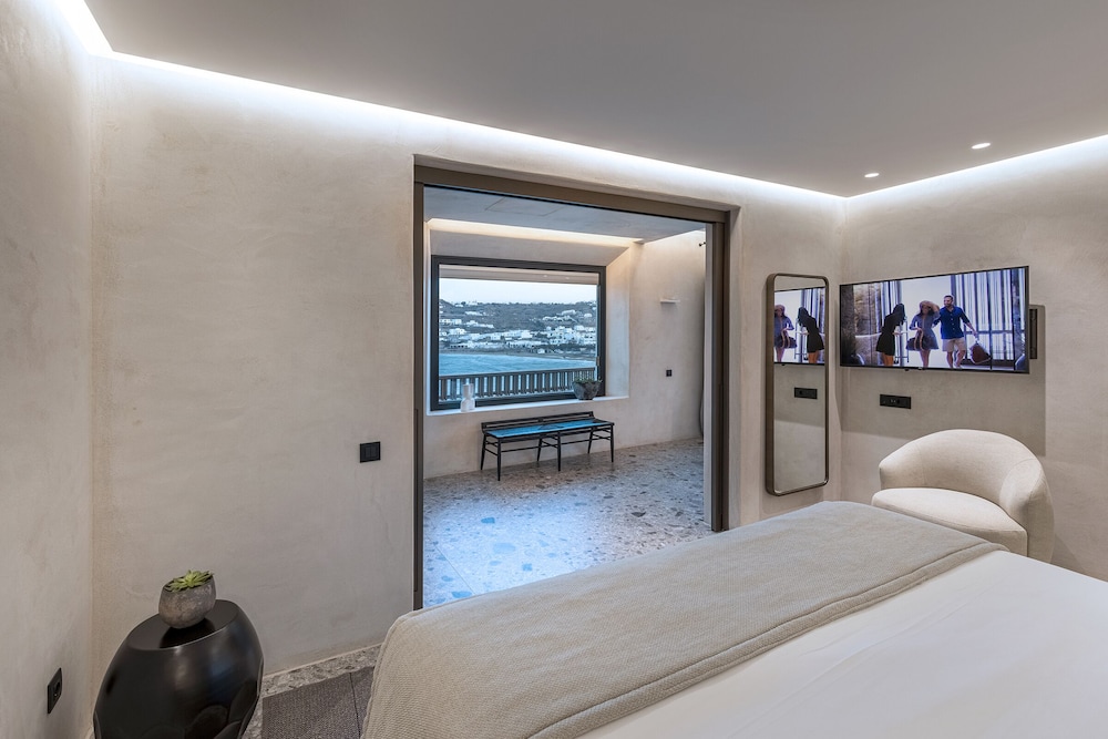 Suite, 2 King Beds, Sea View, Private Pool