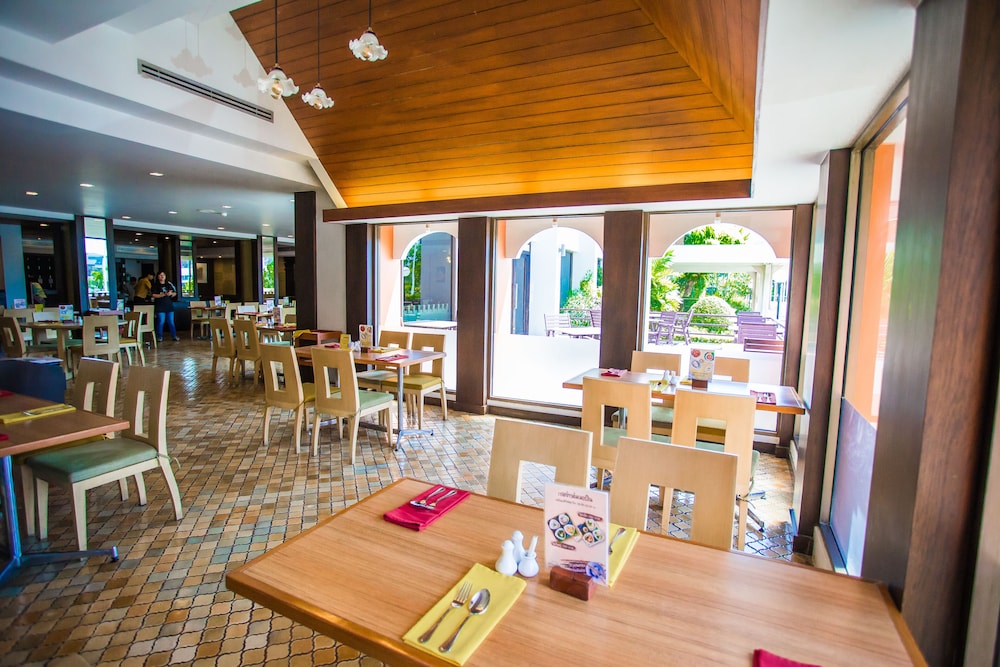 PHUKET MERLIN HOTEL 50/67